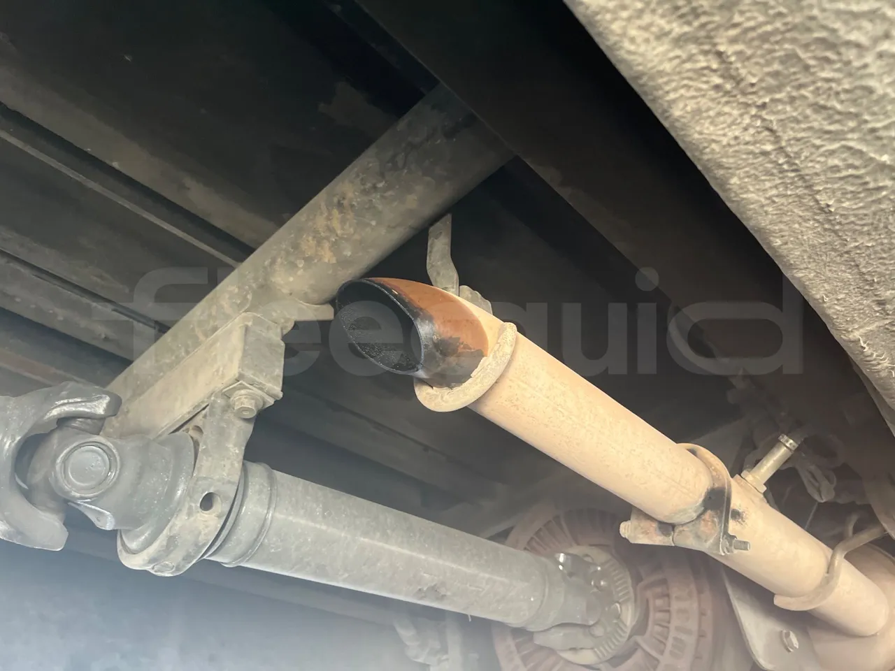 Iveco Daily CARIND - Euro6 - 132kW - 8.400mt - exhaust photo