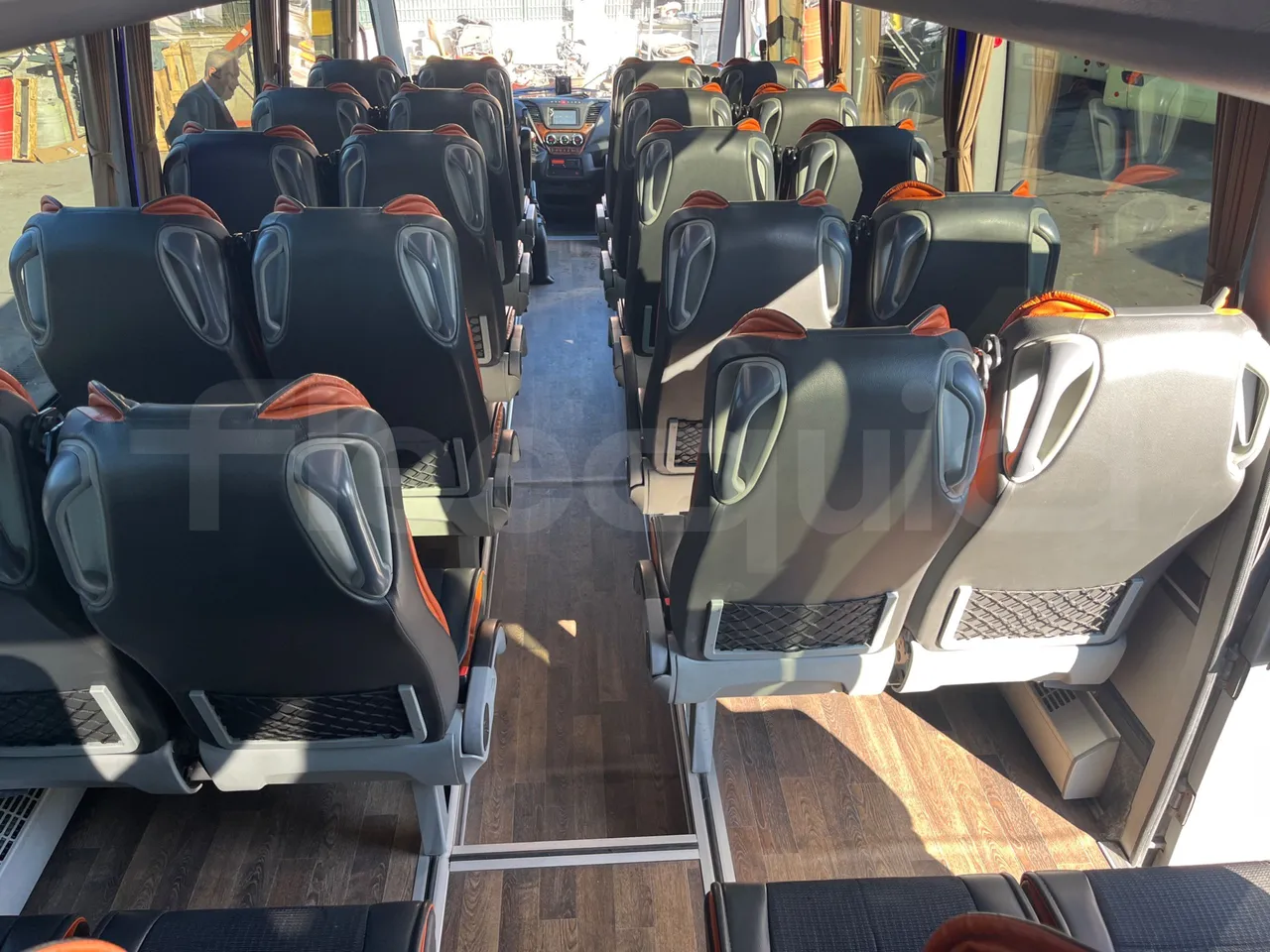 Iveco Daily CARIND - Euro6 - 132kW - 8.400mt - folding seat photo