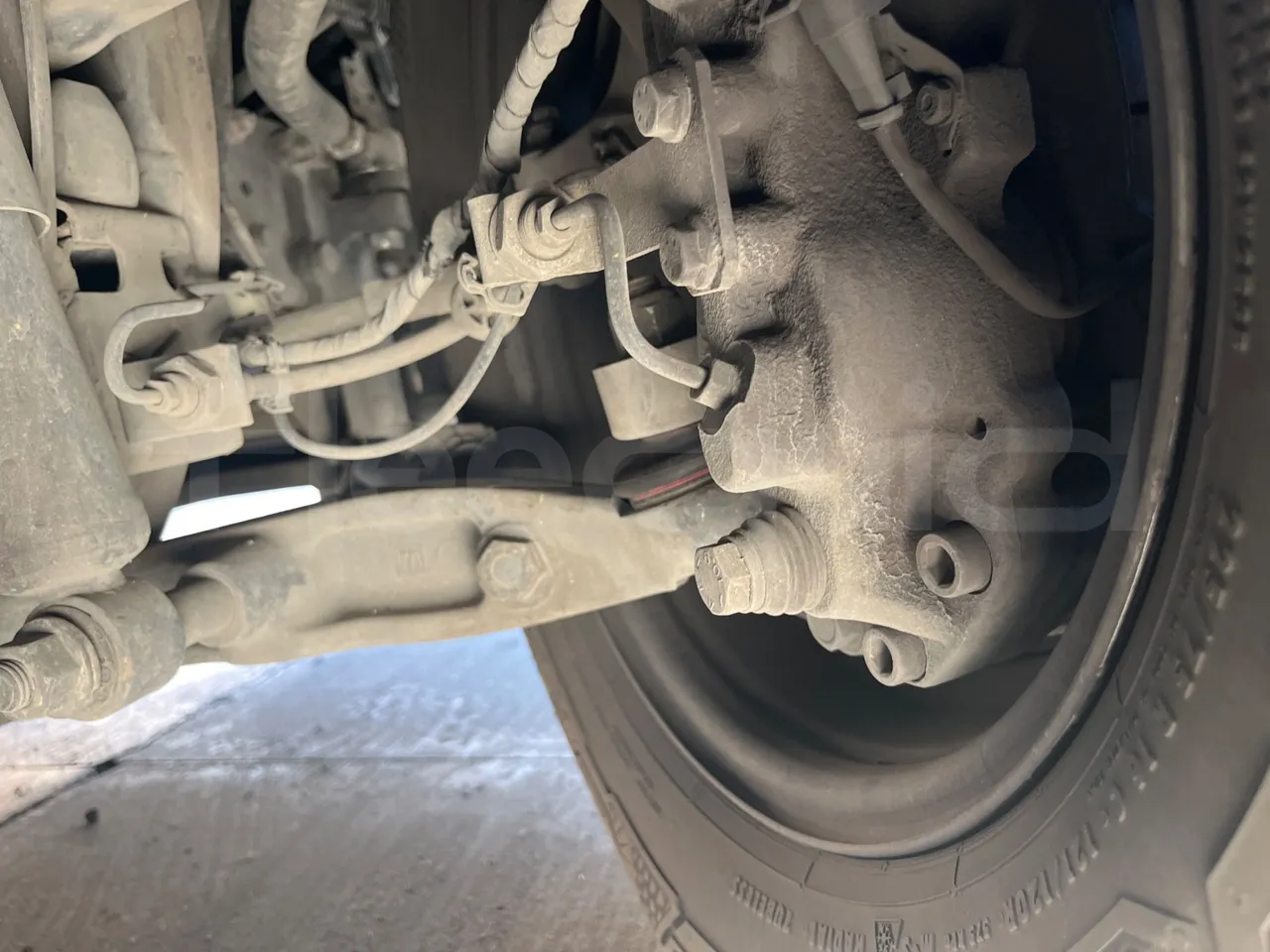 Iveco Daily CARIND - Euro6 - 132kW - 8.400mt - front brake calipers right