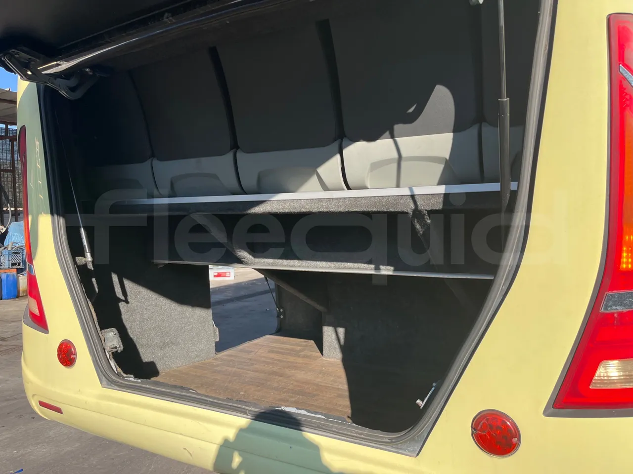 Iveco Daily CARIND - Euro6 - 132kW - 8.400mt - luggage rack photo