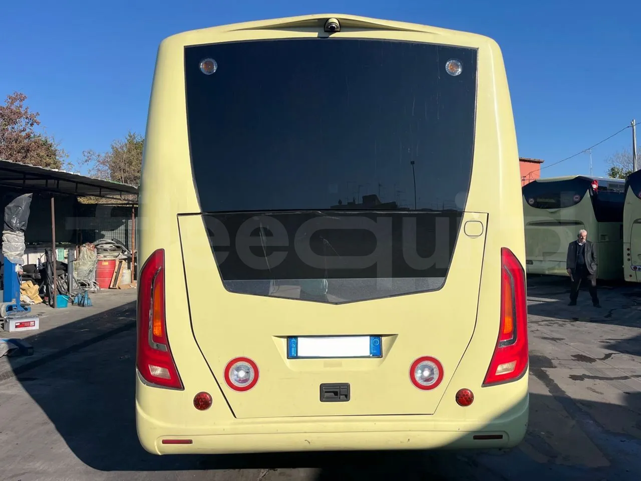 Iveco Daily CARIND - Euro6 - 132kW - 8.400mt - rear hatch closed