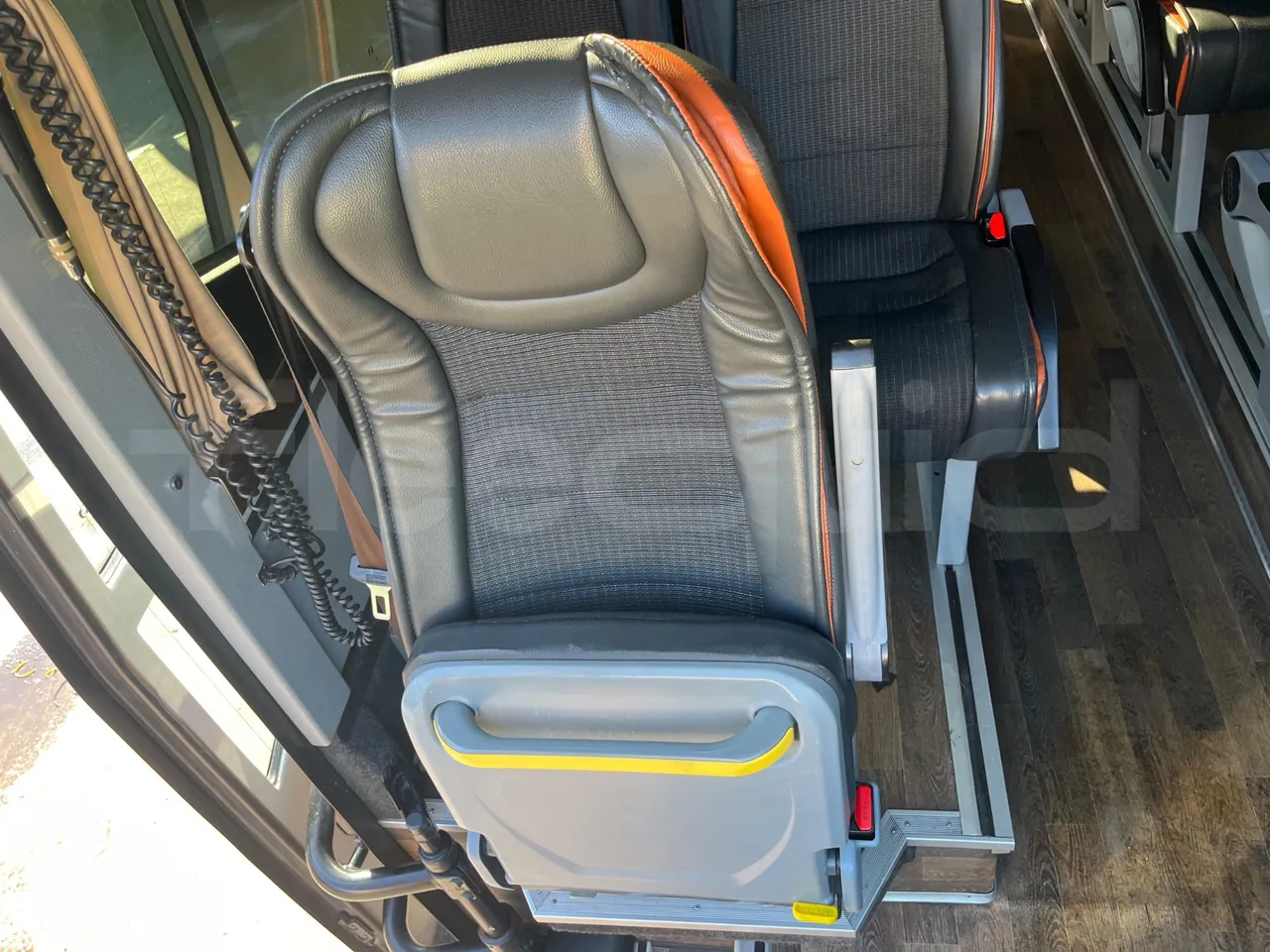 Iveco Daily CARIND - Euro6 - 132kW - 8.400mt - hostess seat photo
