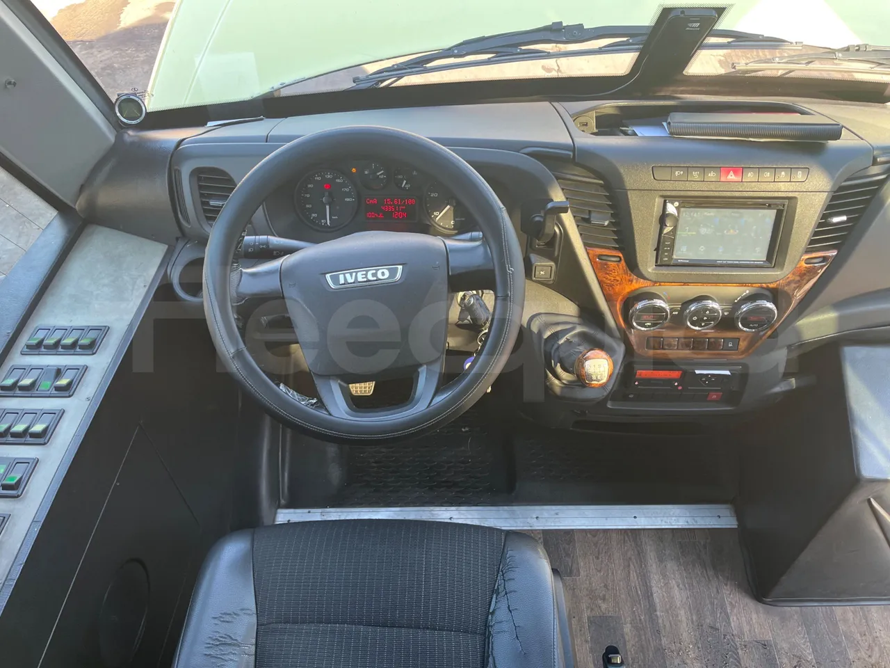 Iveco Daily CARIND - Euro6 - 132kW - 8.400mt - steering wheel photo