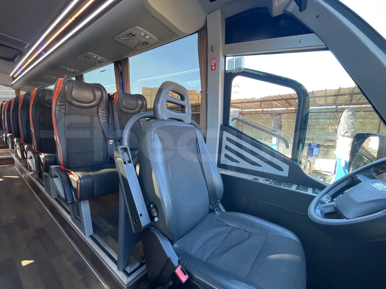 Iveco Daily CARIND - Euro6 - 132kW - 8.400mt - turntable internal (18m)