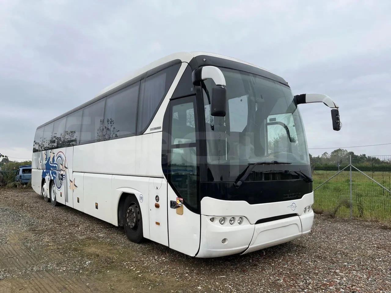 Neoplan P22 N 2216/3 SHDL - 3/4 front right doors (mandatory for bus to scrap)