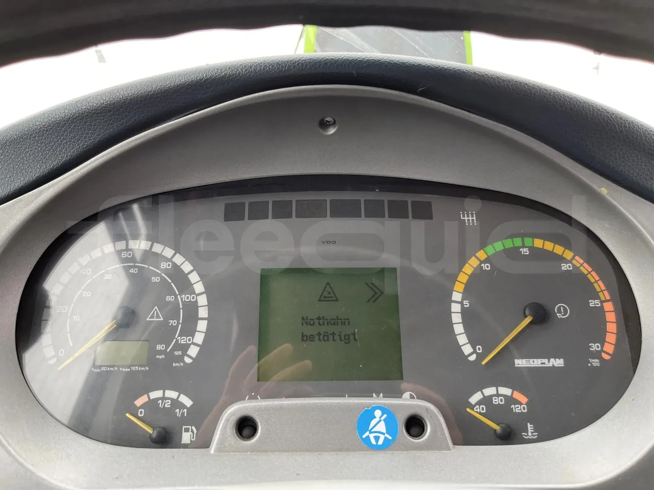 Neoplan P22 N 2216/3 SHDL - dashboard lights on