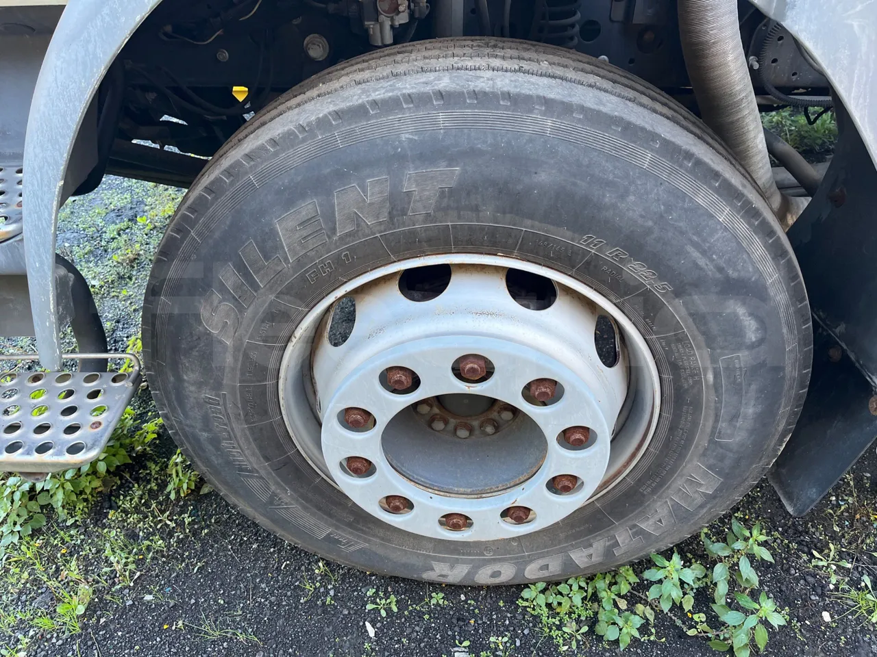 Renault V.I. 45ACA5.ED - Euro3 - 158kW - 7.558mt - front left tire measurements