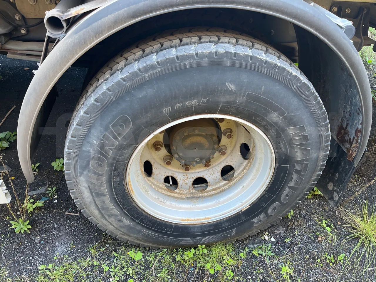 Renault V.I. 45ACA5.ED - Euro3 - 158kW - 7.558mt - rear left tire photo