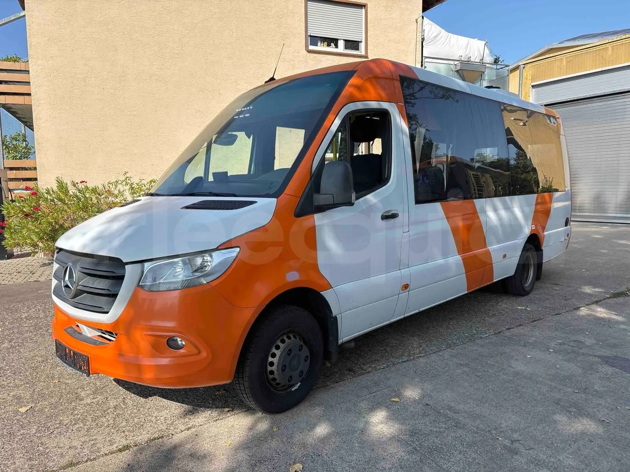 Mercedes-Benz Sprinter - 3/4 front left