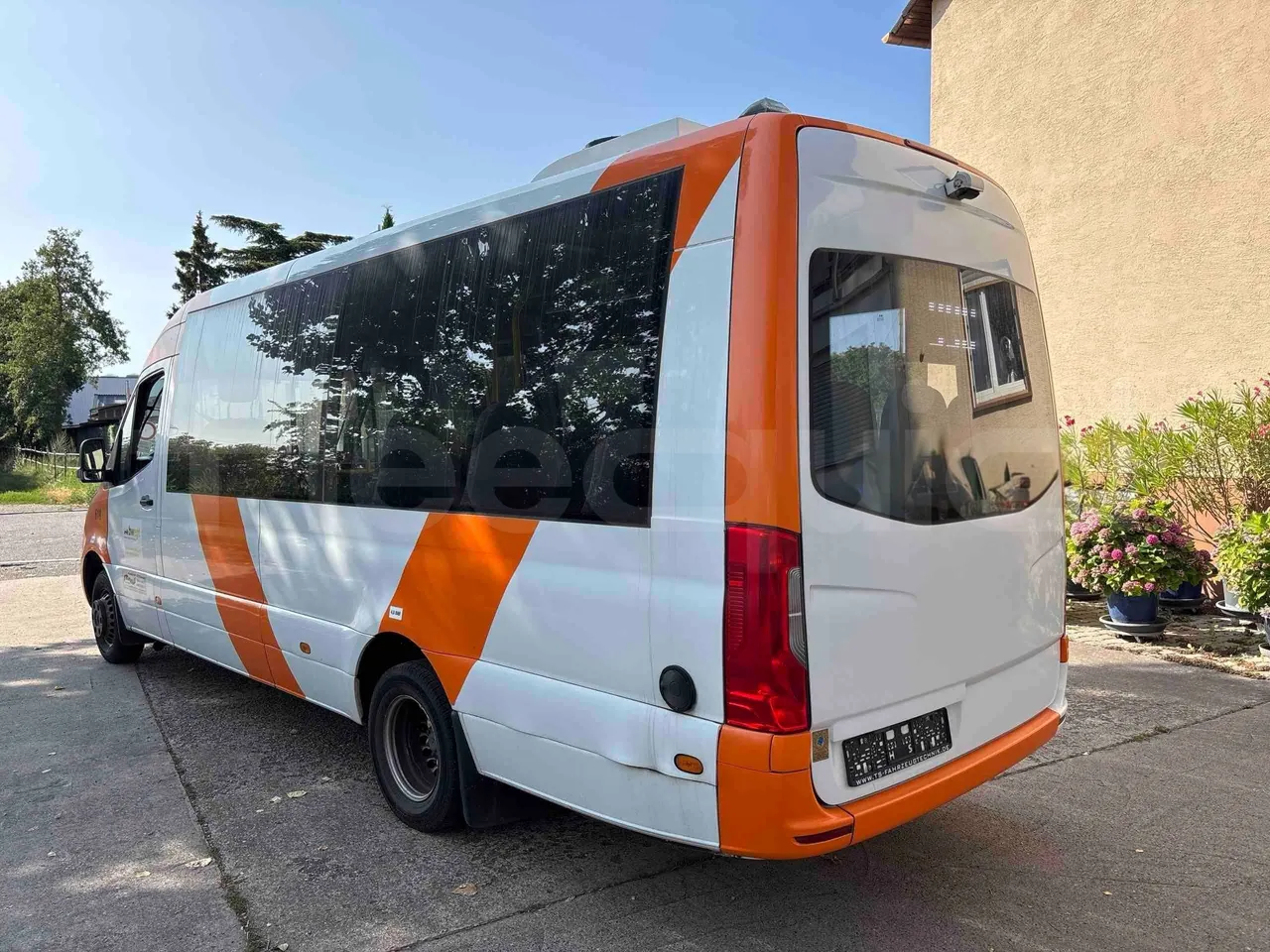 Mercedes-Benz Sprinter - 3/4 left rear side