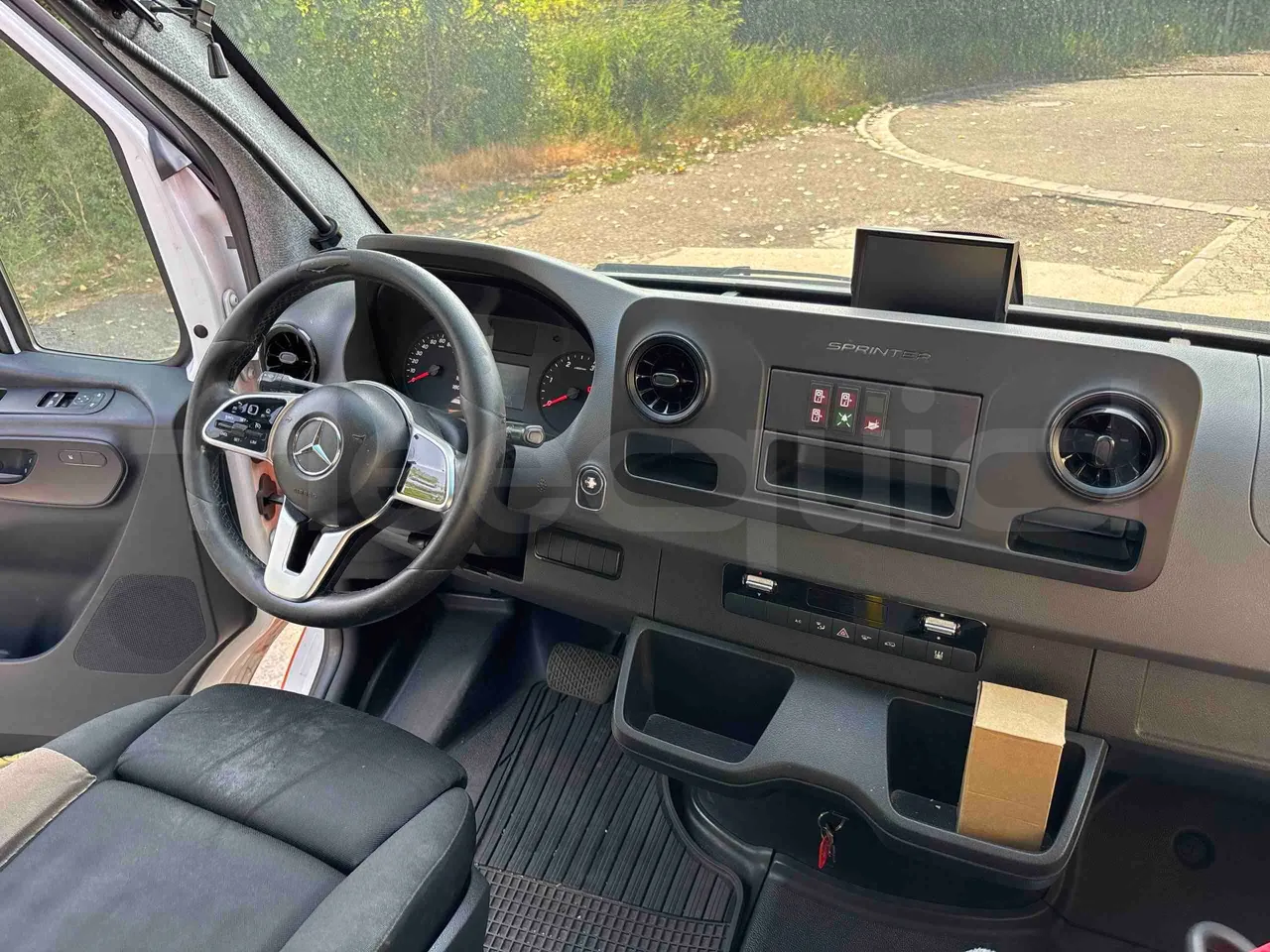 Mercedes-Benz Sprinter - buttons panels on