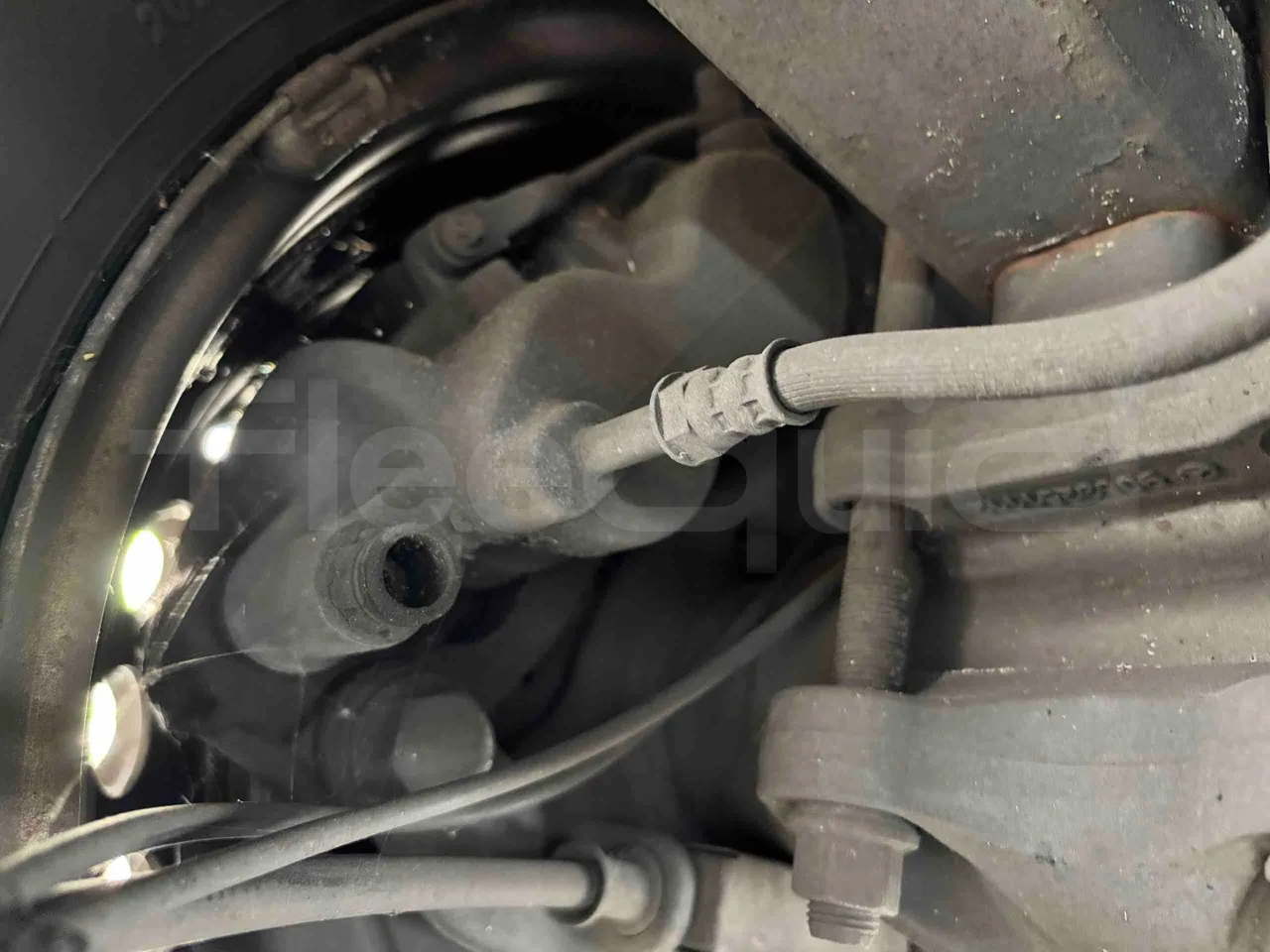 Mercedes-Benz Sprinter - axle 2 caliper brakes right
