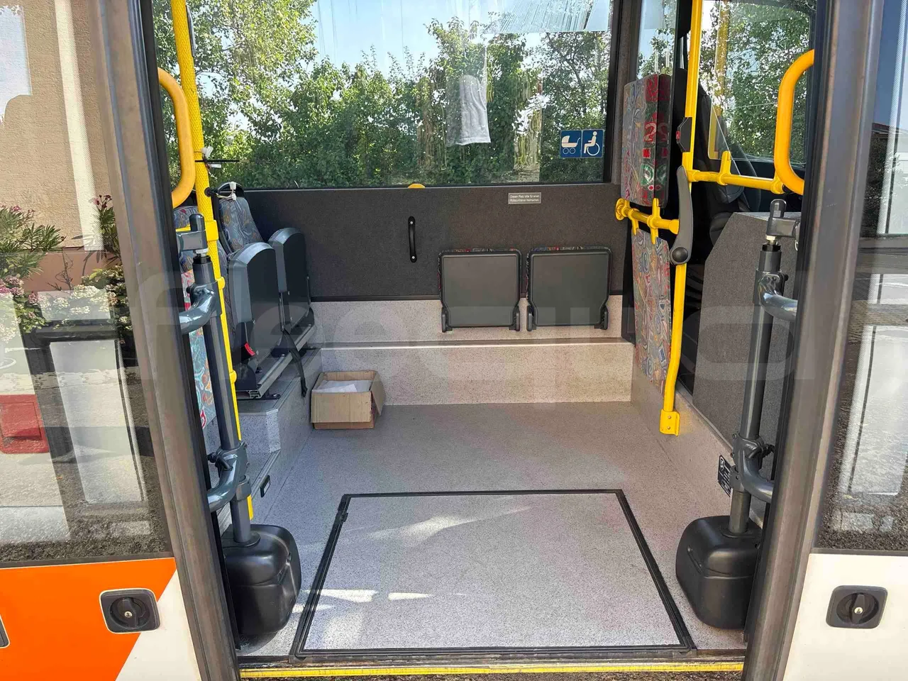 Mercedes-Benz Sprinter - disabled area photo