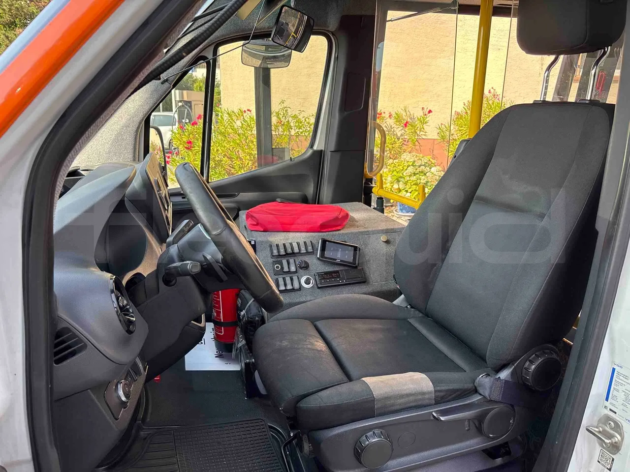Mercedes-Benz Sprinter - driver's seat photo
