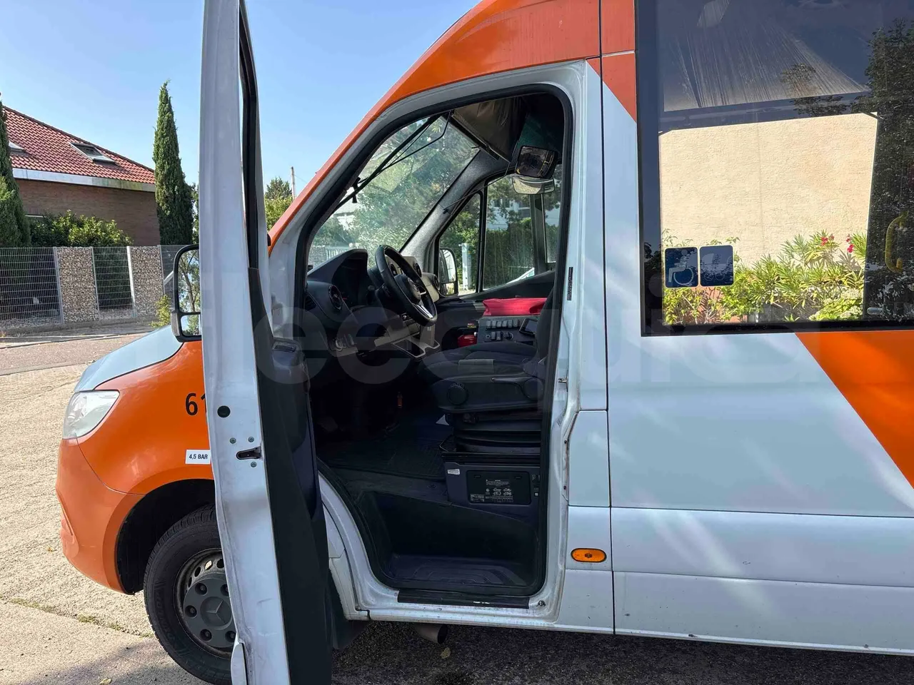 Mercedes-Benz Sprinter - Driver Door Open