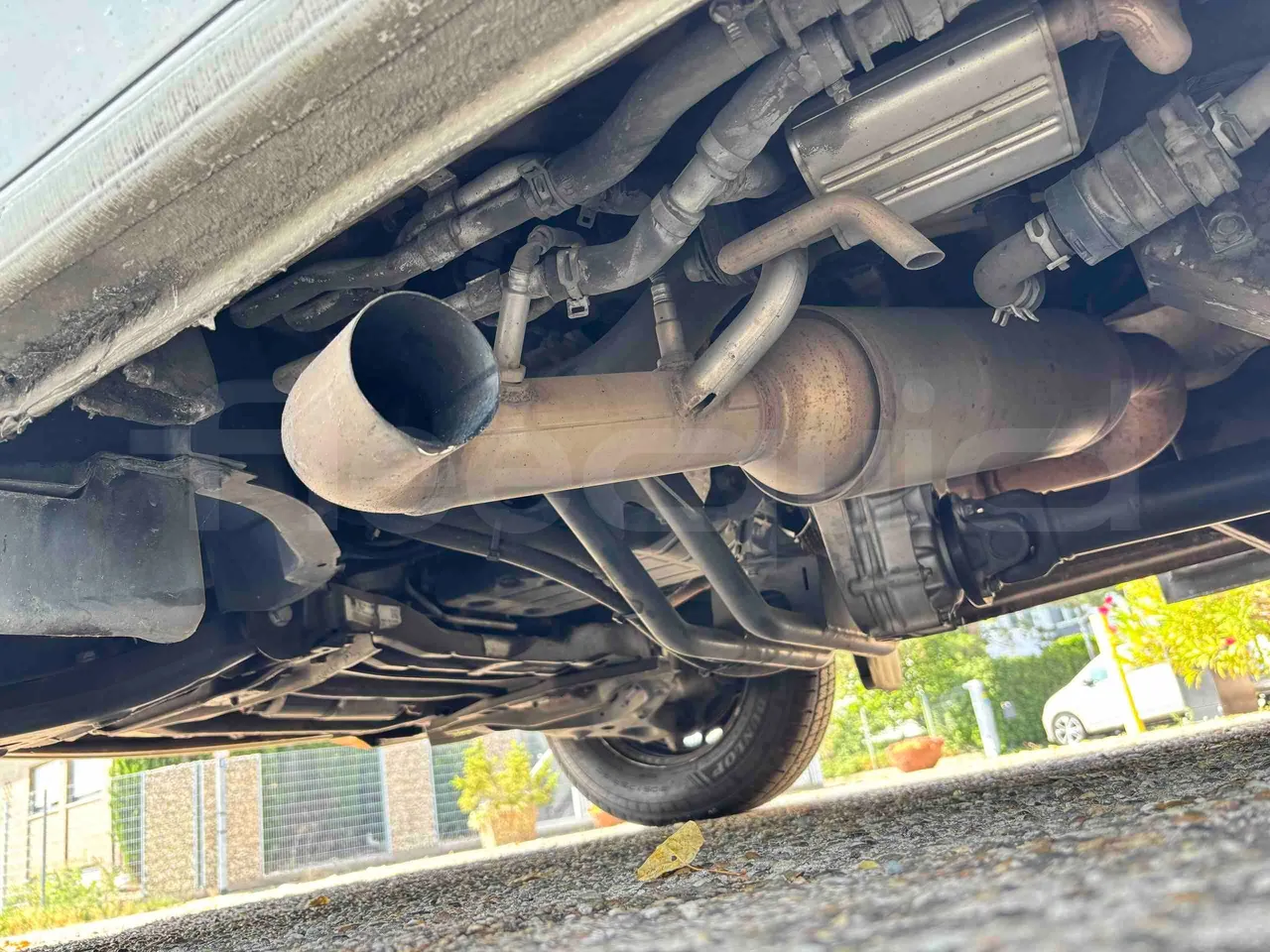 Mercedes-Benz Sprinter - exhaust photo
