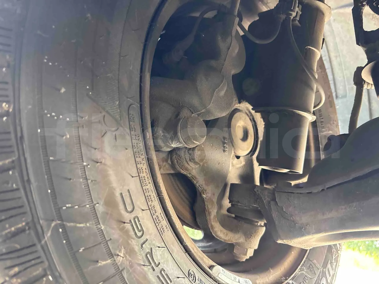 Mercedes-Benz Sprinter - front brake calipers left