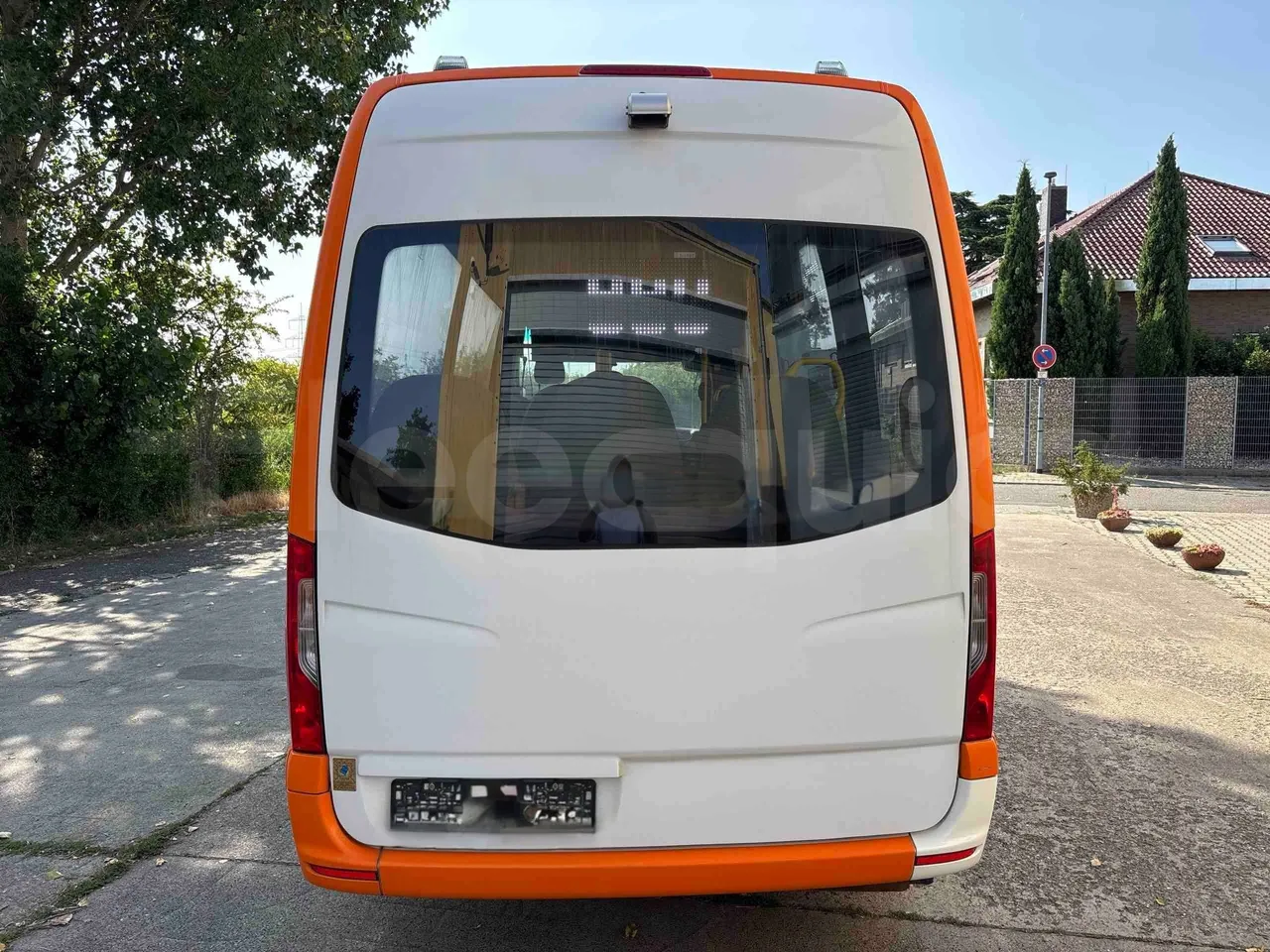 Mercedes-Benz Sprinter - rear hatch closed