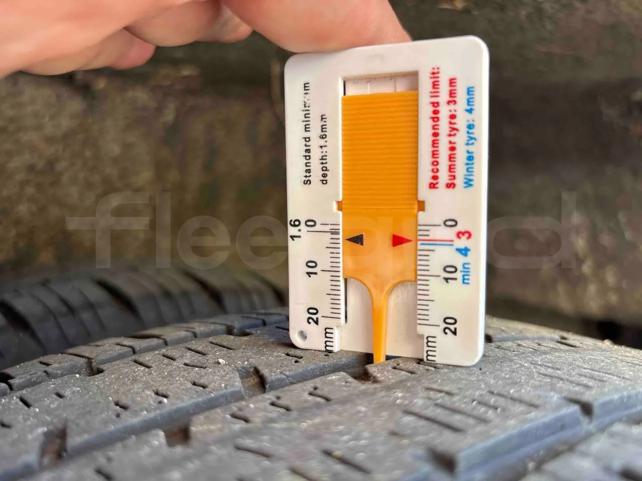 Mercedes-Benz Sprinter - Second Axle Left Side: Tyre Size