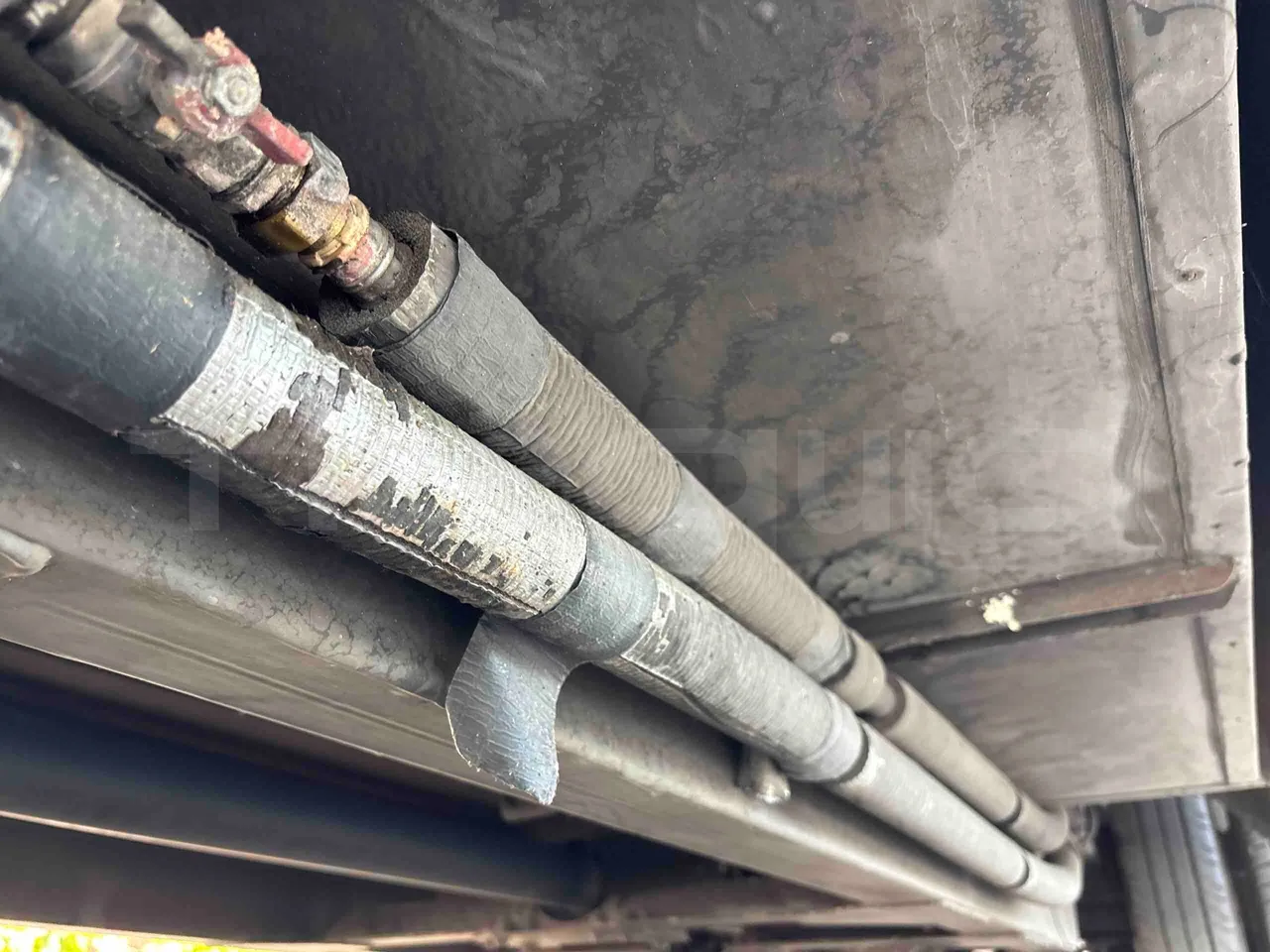 Mercedes-Benz Sprinter - central undercarriage photo