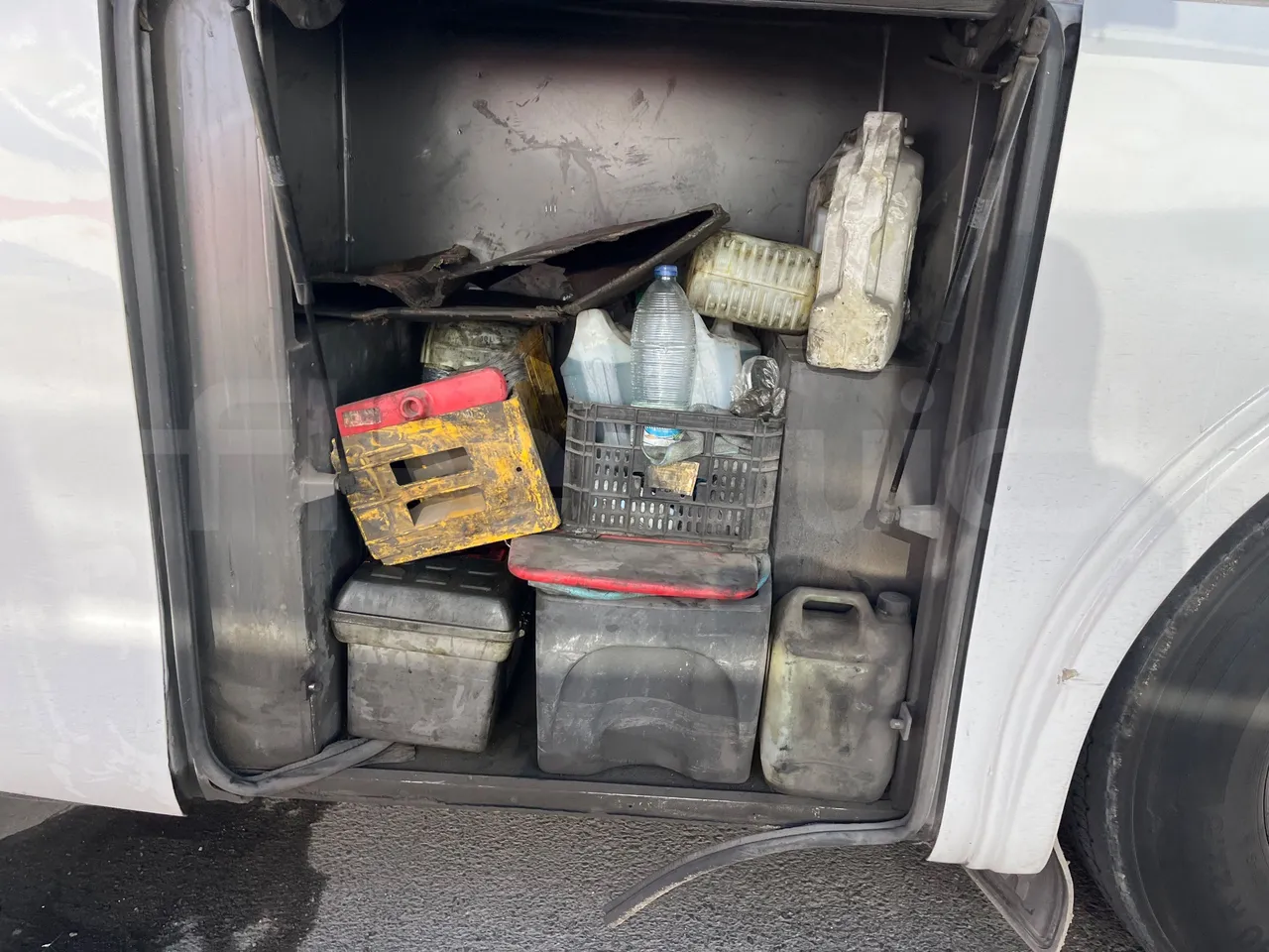 Mercedes-Benz OC 500 RF 1842 -EUR5 - 315kW -12.920m - jack and driver keys