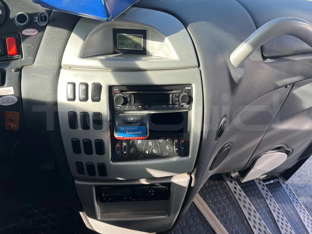 Mercedes-Benz OC 500 RF 1842 -EUR5 - 315kW -12.920m - radio accessories photo