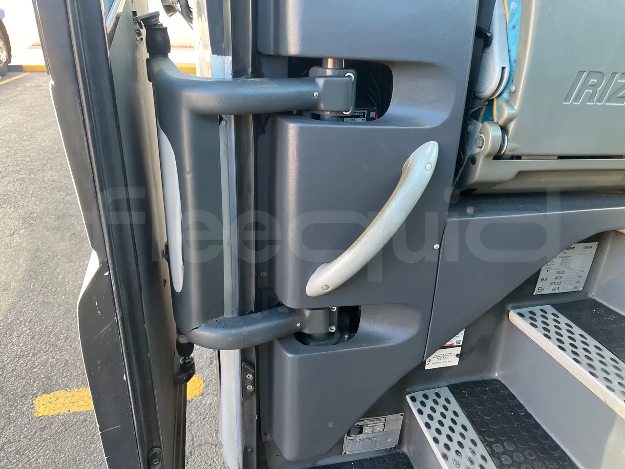 Mercedes-Benz OC 500 RF 1842 -EUR5 - 315kW -12.920m - door mechanism photo