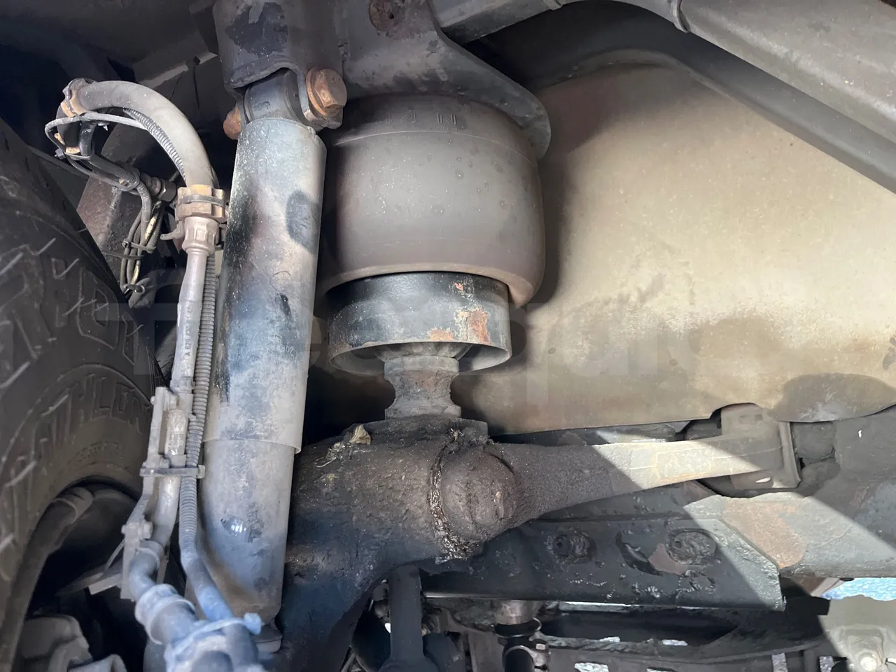 Mercedes-Benz OC 500 RF 1842 -EUR5 - 315kW -12.920m - front air springs right