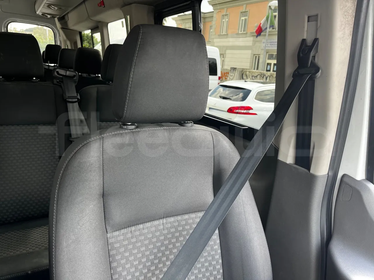 Ford Transit FBD - Euro 6 - 125 kW - 6.704 mt - driver microphone accessories photo