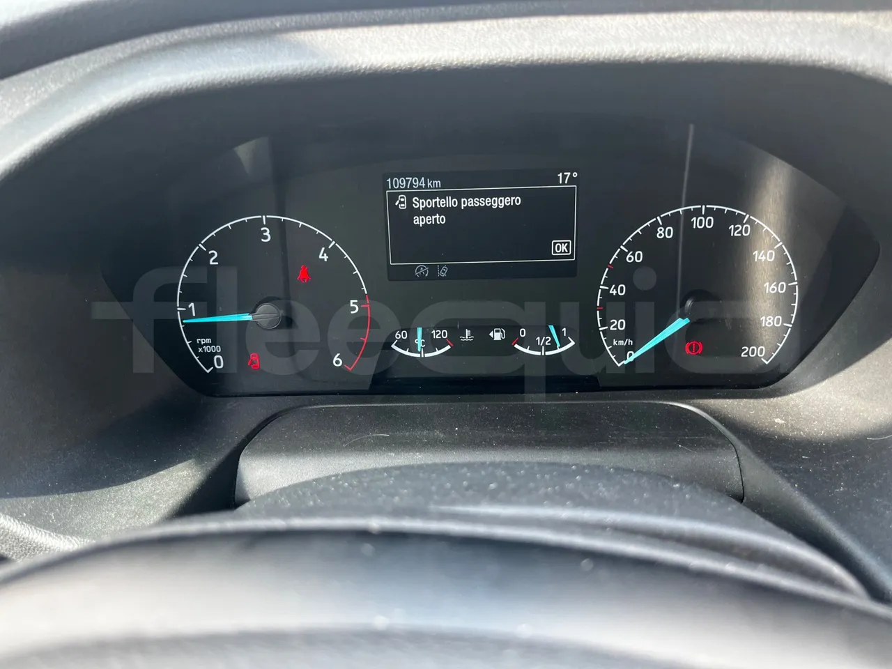 Ford Transit FBD - Euro 6 - 125 kW - 6.704 mt - dashboard lights on