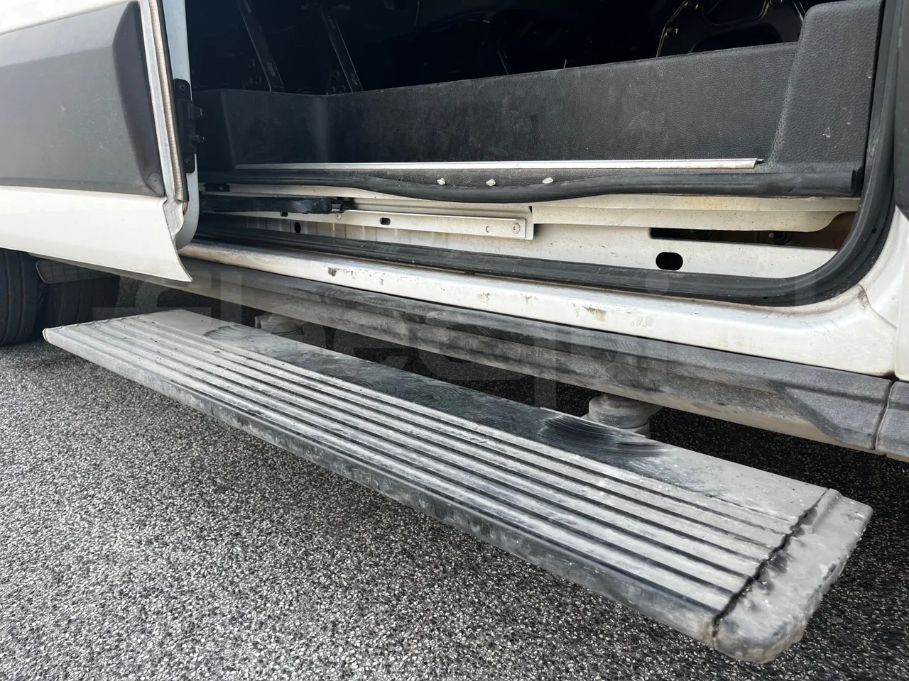 Ford Transit FBD - Euro 6 - 125 kW - 6.704 mt - door mechanism photo