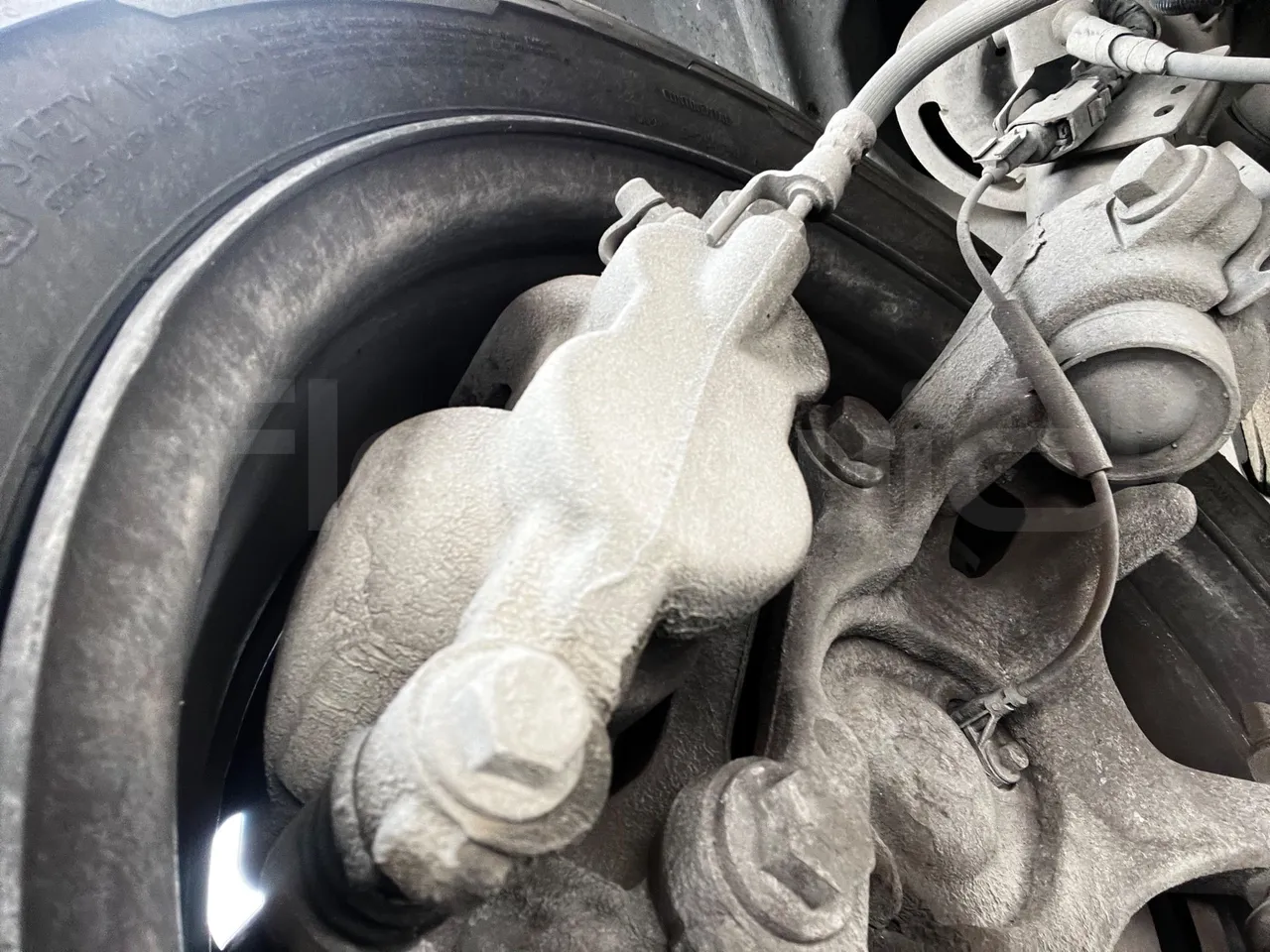 Ford Transit FBD - Euro 6 - 125 kW - 6.704 mt - front brake calipers right