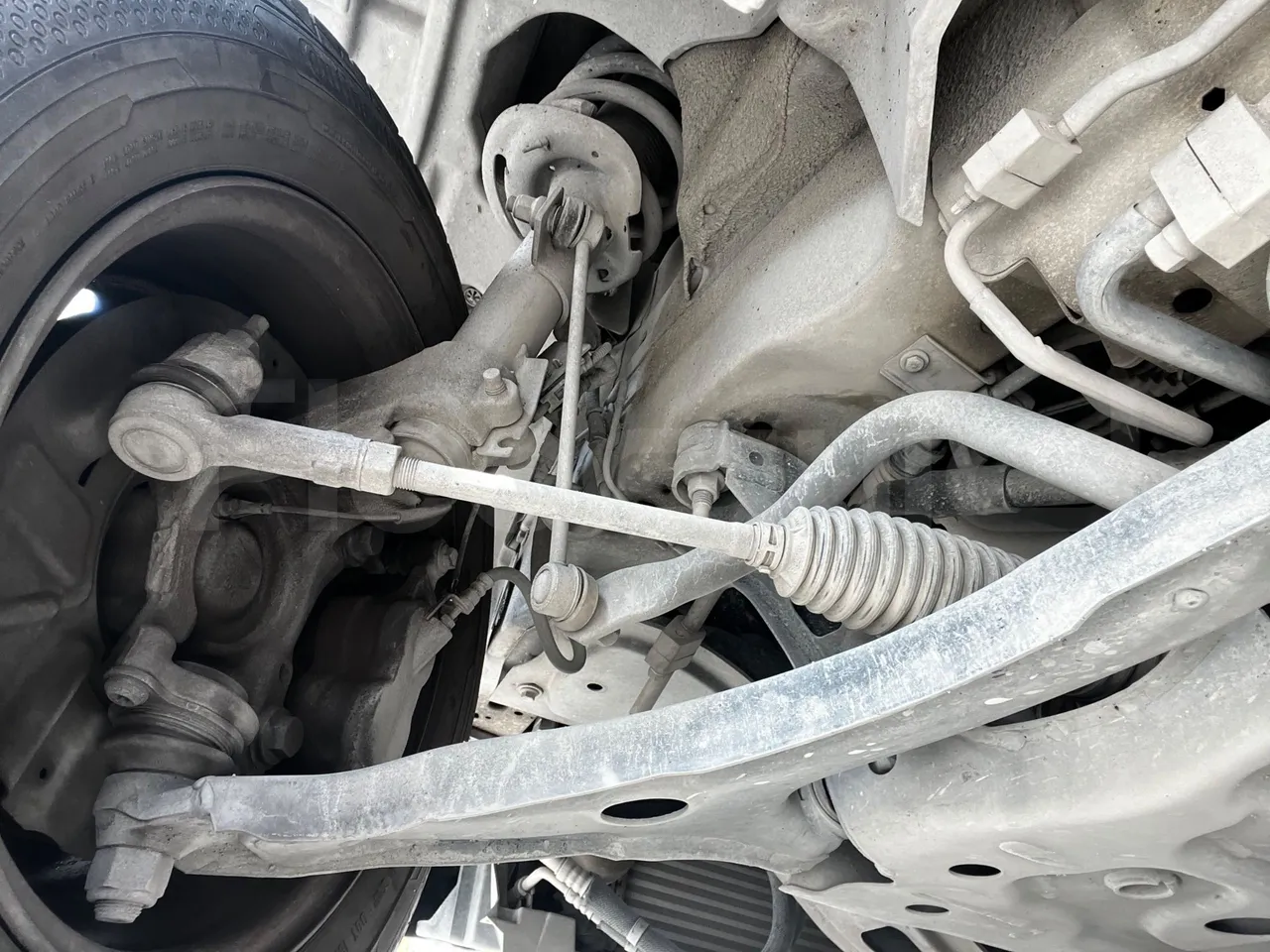 Ford Transit FBD - Euro 6 - 125 kW - 6.704 mt - front shock absorbers left