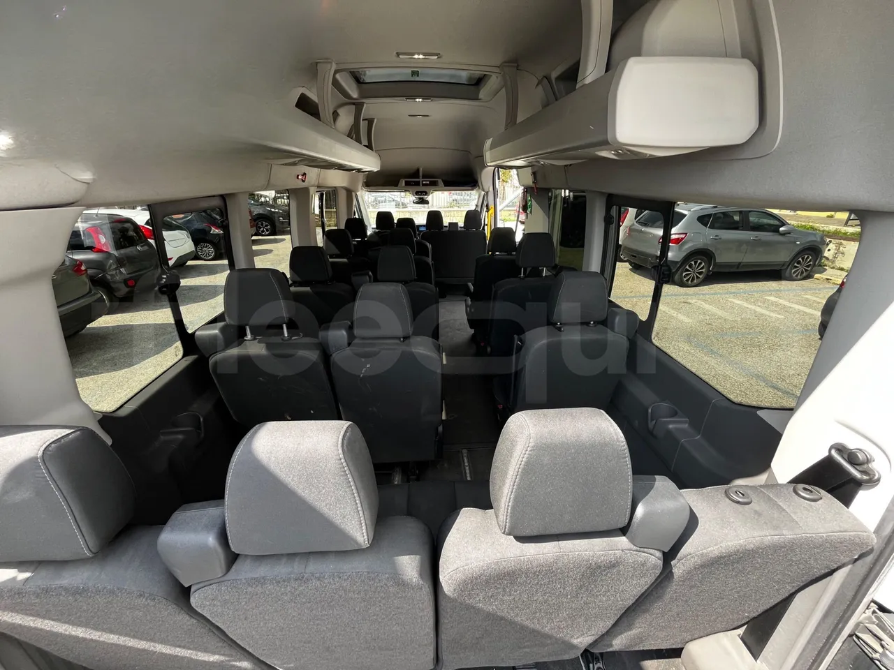 Ford Transit FBD - Euro 6 - 125 kW - 6.704 mt - forward view middle aisle