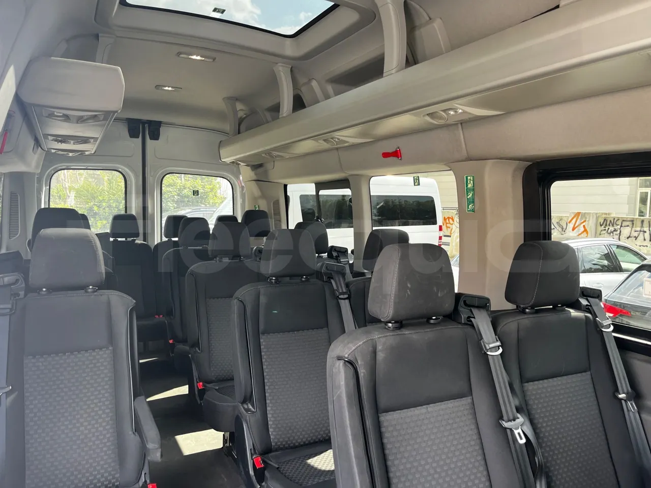 Ford Transit FBD - Euro 6 - 125 kW - 6.704 mt - reverse view middle aisle