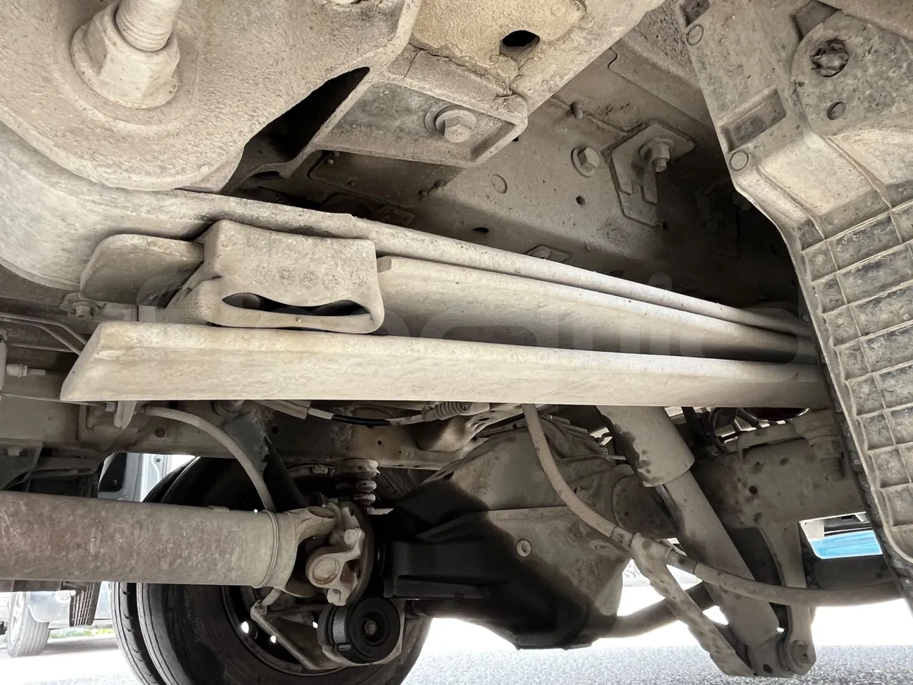 Ford Transit FBD - Euro 6 - 125 kW - 6.704 mt - axle 2 shock absorbers 1 right