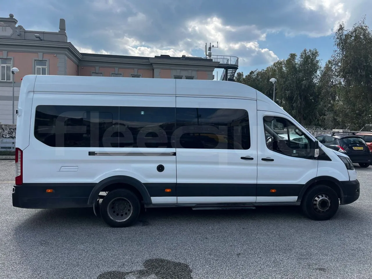 Ford Transit FBD - Euro 6 - 125 kW - 6.704 mt - right side doors closed