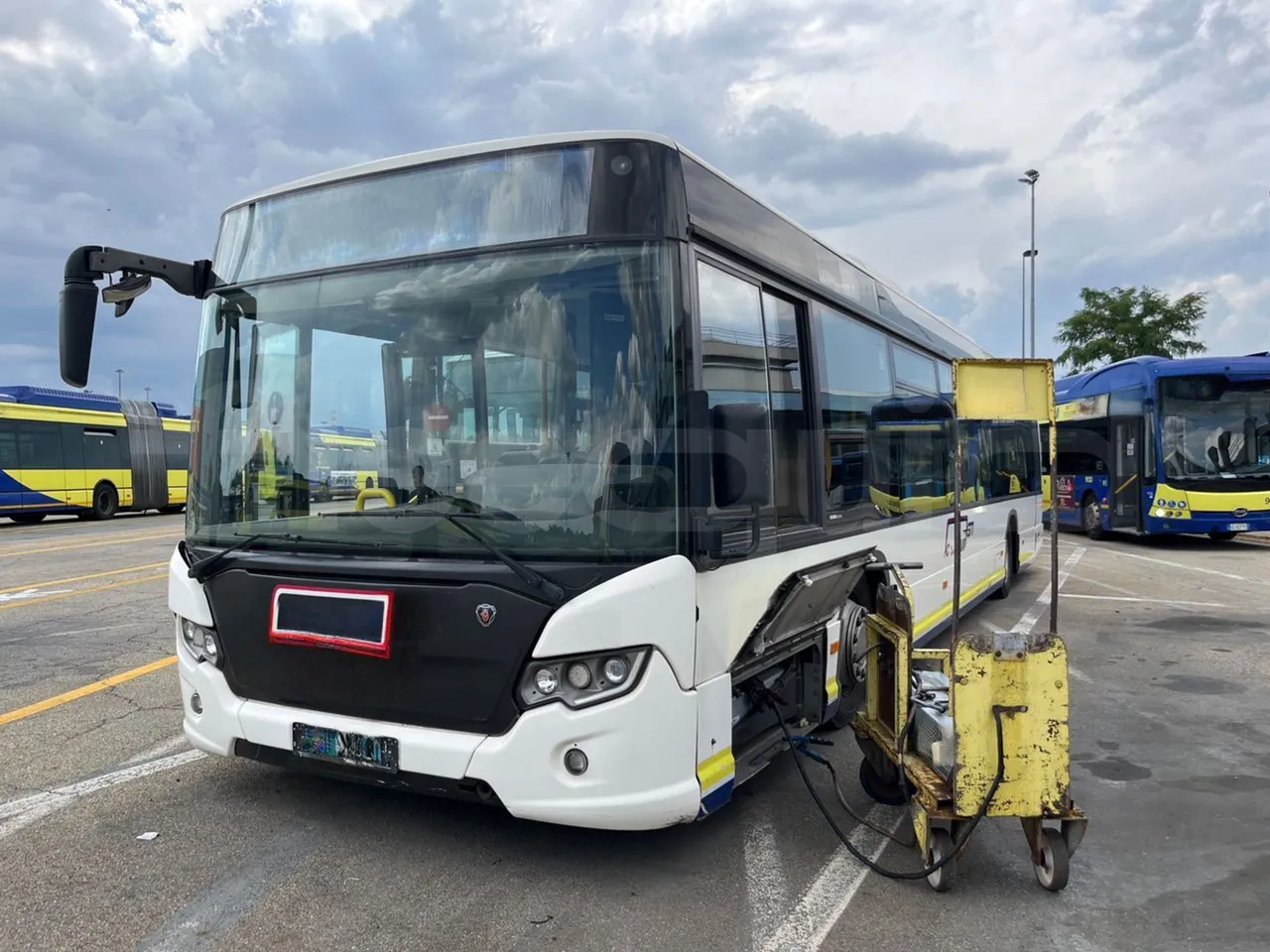 Scania Citywide LF CN 280/ Euro 6 - 206 Kw - 12 Mt - 3/4 front left (mandatory for bus to scrap)
