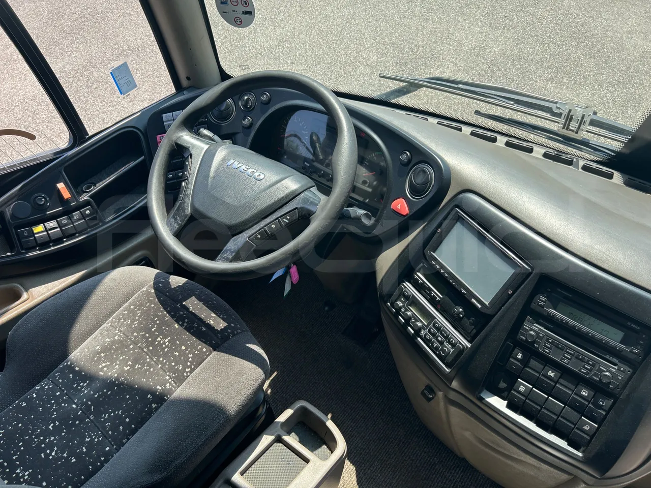 Iveco Magelys 5FR210 - buttons panels on (mandatory for bus to scrap)