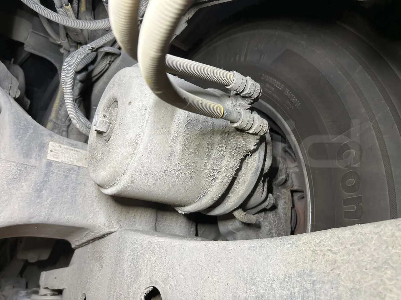 Iveco Magelys 5FR210 - axle 2 caliper brakes right