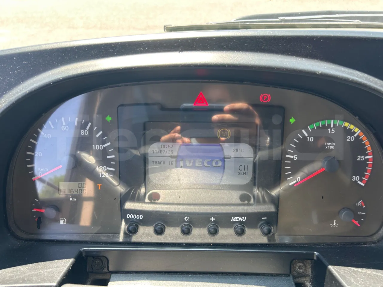 Iveco Magelys 5FR210 - dashboard lights on