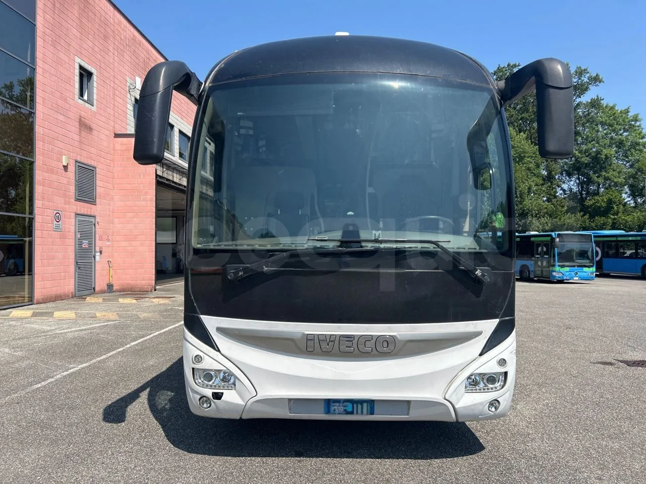 Iveco Magelys 5FR210 - front photo