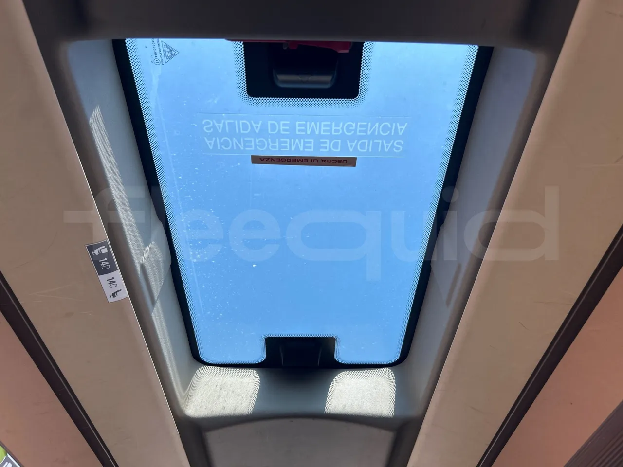 Iveco Magelys 5FR210 - roof hatch 1