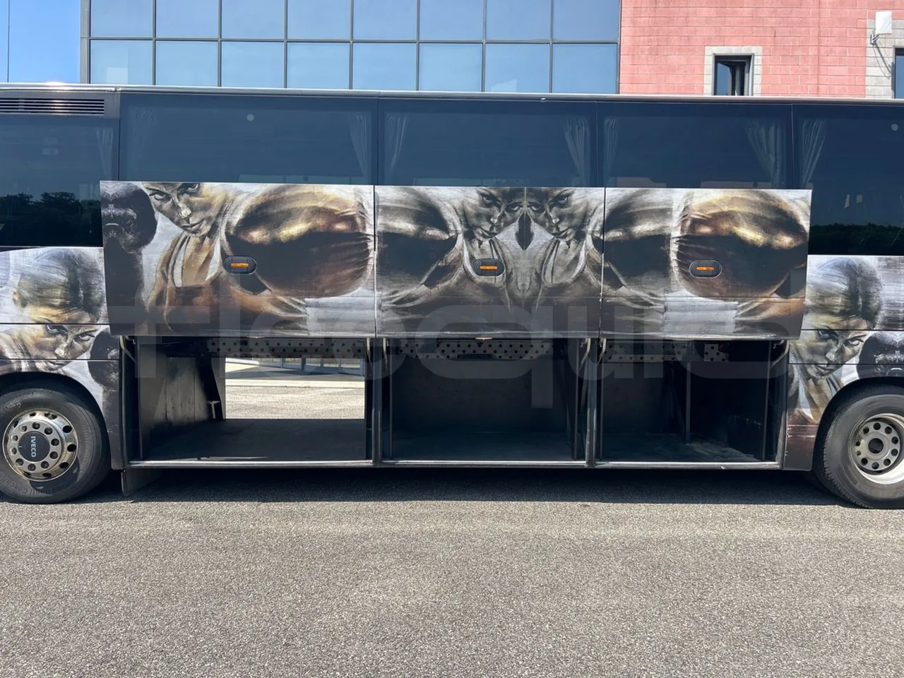 Iveco Magelys 5FR210 - luggage rack photo
