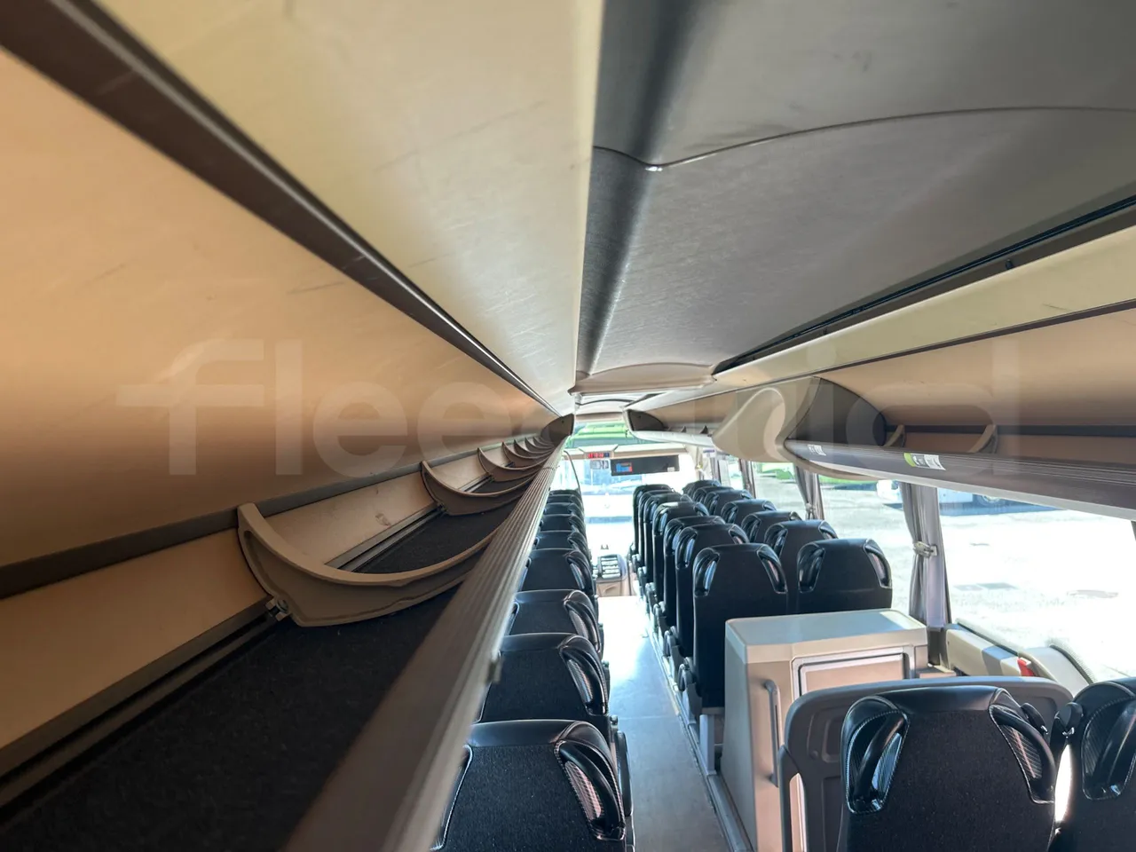 Iveco Magelys 5FR210 - overhead compartments photo