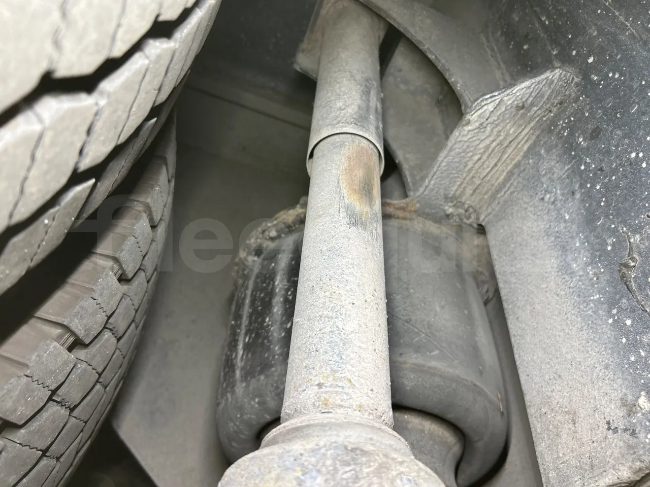 Iveco Magelys 5FR210 - axle 2 shock absorbers 2 left