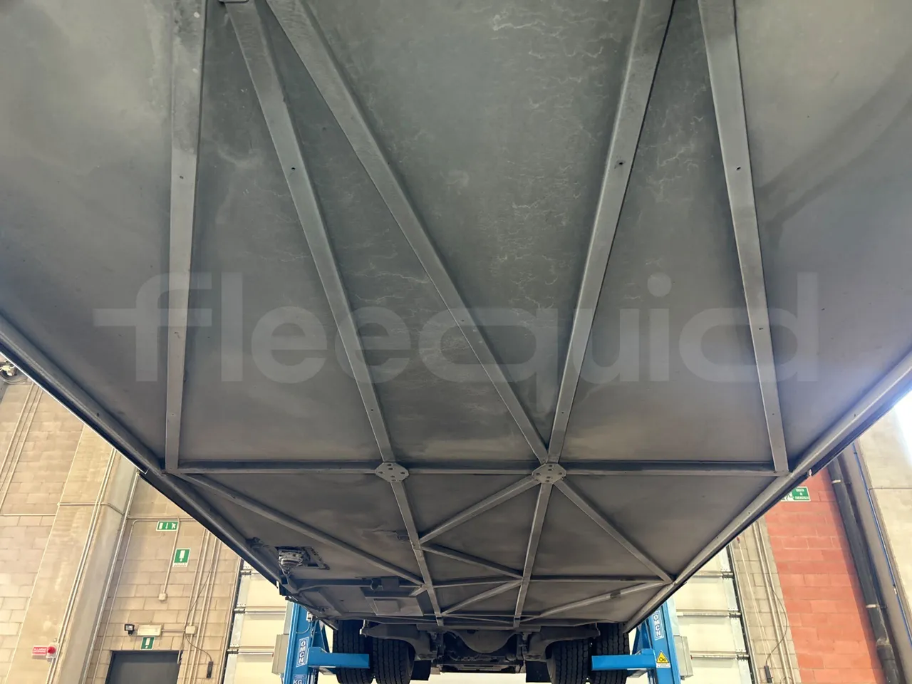 Iveco Magelys 5FR210 - central undercarriage photo