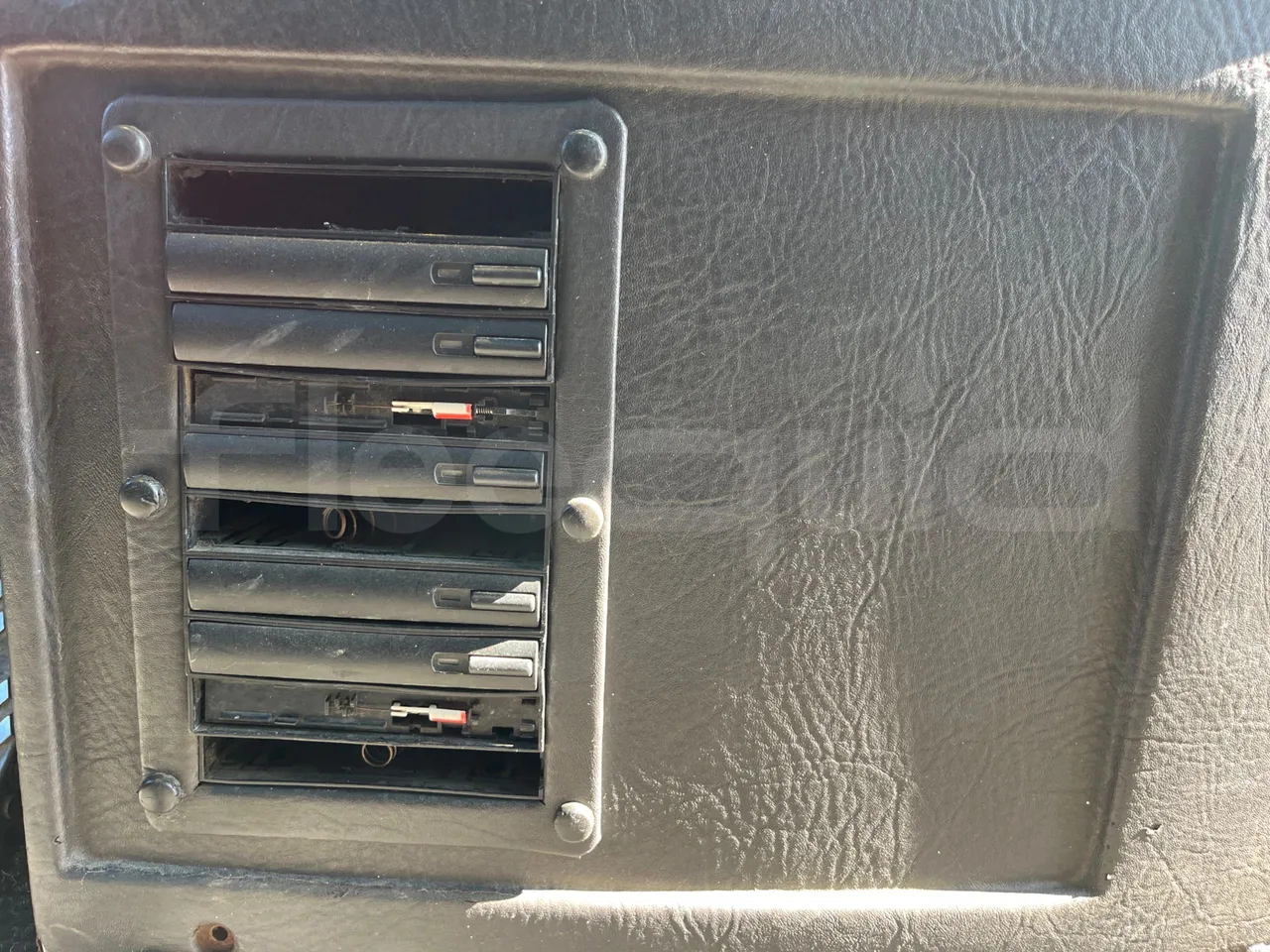 Scania Irizar Century K124EB - Euro2 - 265kW - 12.850mt - radio accessories photo