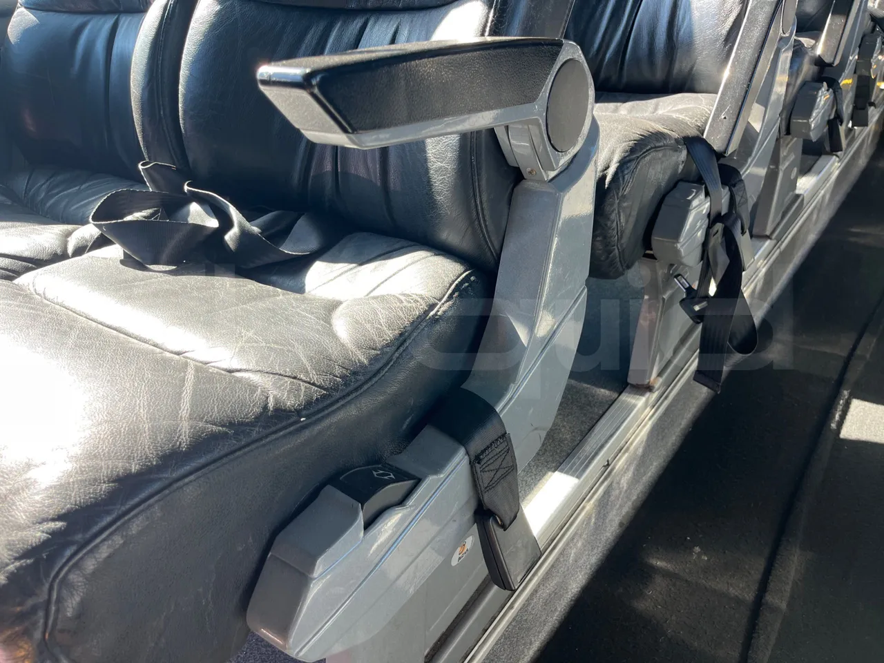 Scania Irizar Century K124EB - Euro2 - 265kW - 12.850mt - armrest detail photo