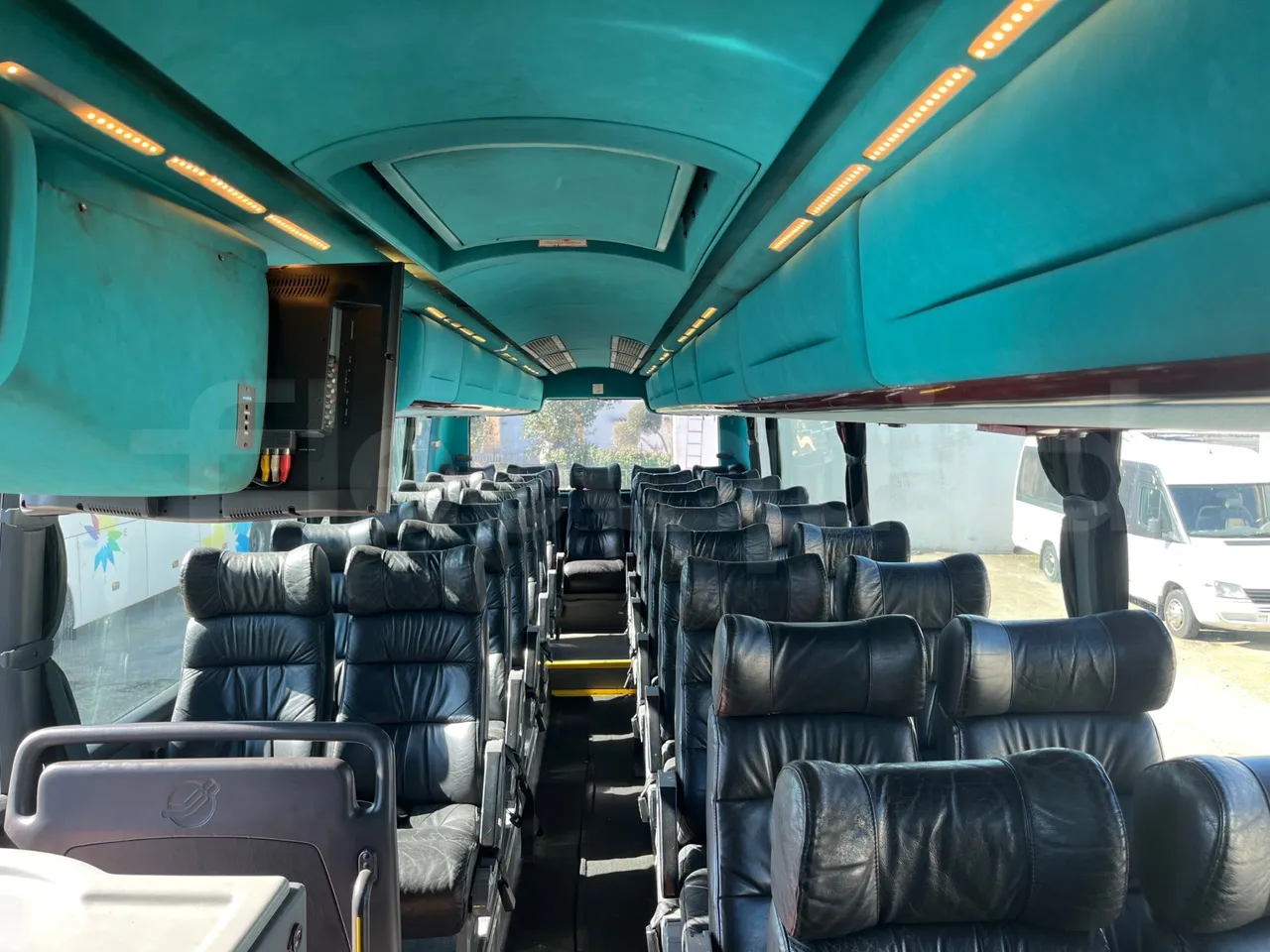 Scania Irizar Century K124EB - Euro2 - 265kW - 12.850mt - reverse view middle aisle